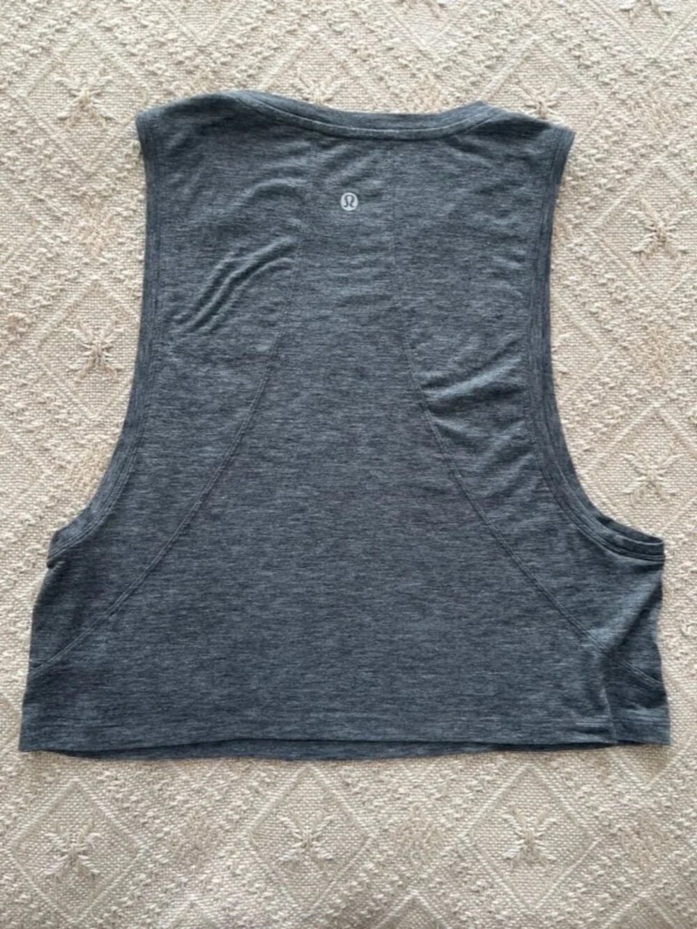 Lululemon All Tied Up Tank Cropped Size 4 Grey Muscle Tank Workout Top - Picture 2 of 3